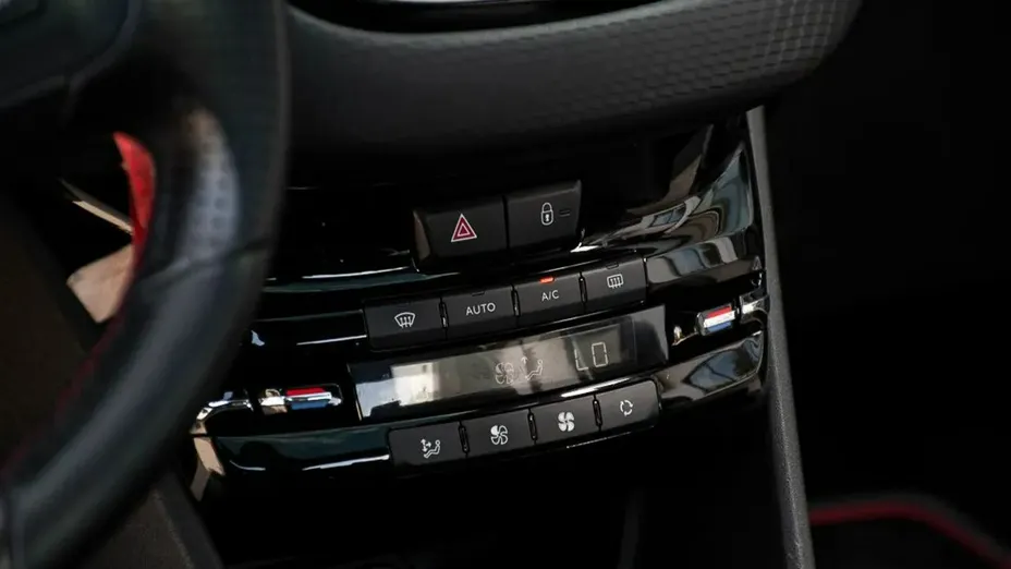 PEUGEOT 2008 -