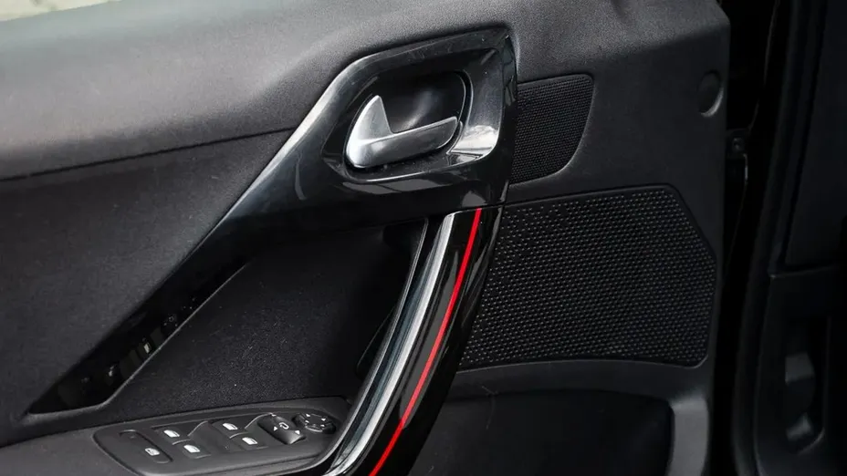 PEUGEOT 2008 -