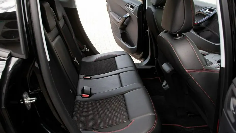 PEUGEOT 2008 -