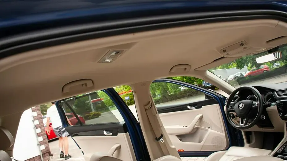 SKODA Superb -