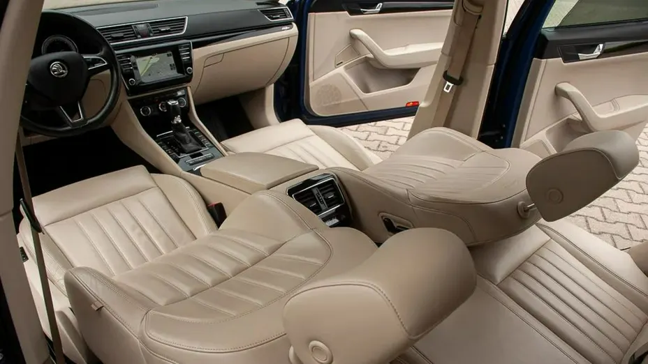 SKODA Superb -