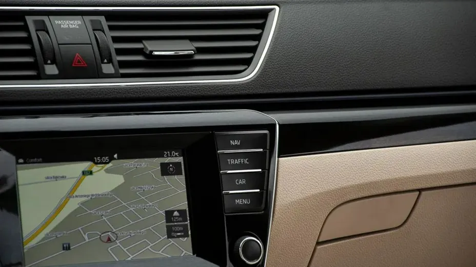 SKODA Superb -