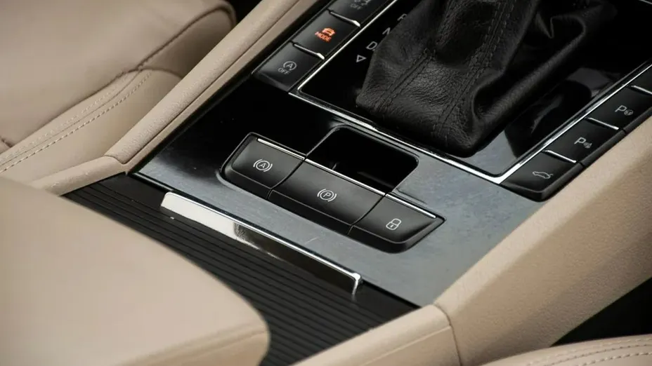 SKODA Superb -