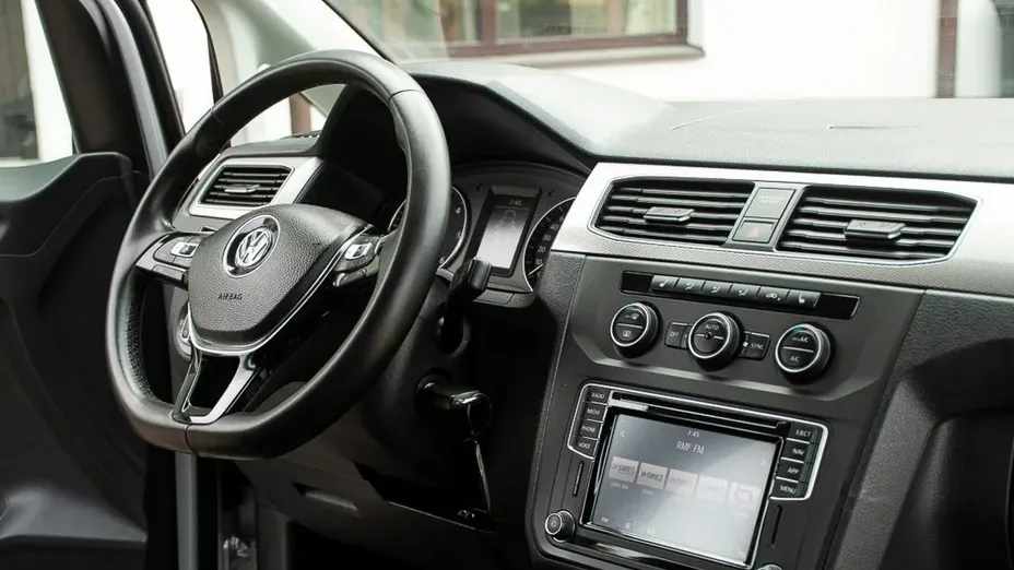 VOLKSWAGEN Caddy -
