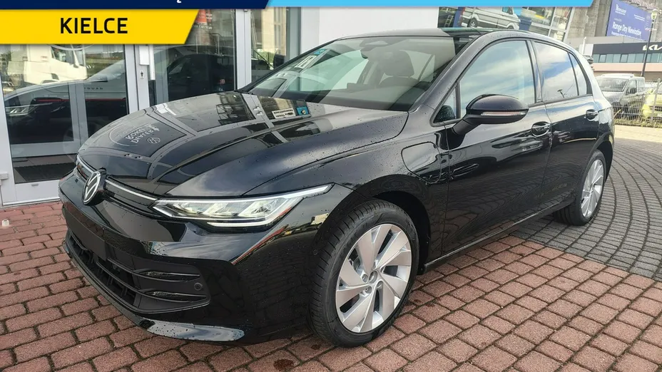 VOLKSWAGEN Golf -