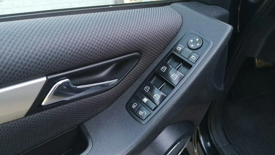 MERCEDES-BENZ B Klasa -