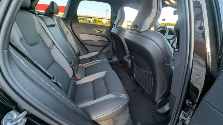 VOLVO XC60 -