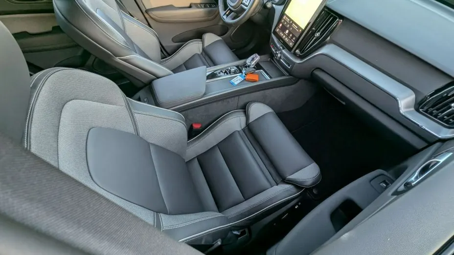 VOLVO XC60 -