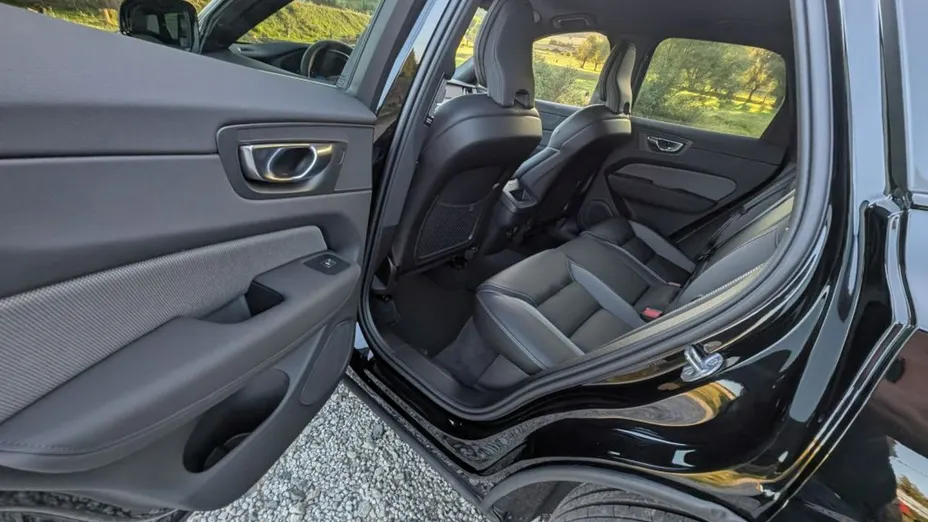 VOLVO XC60 -