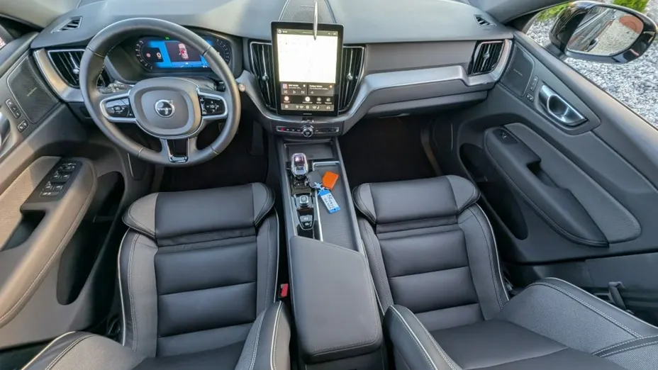 VOLVO XC60 -