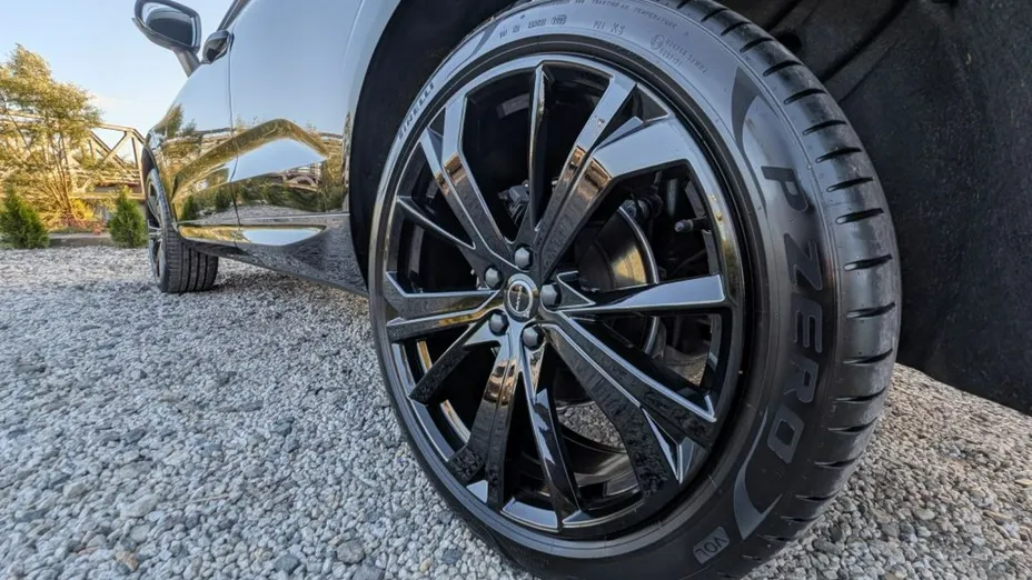 VOLVO XC60 -