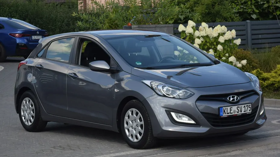 HYUNDAI i30 -