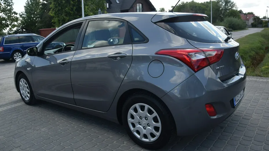HYUNDAI i30 -
