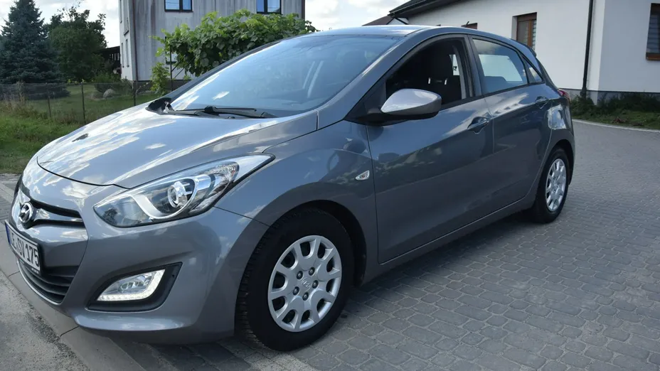 HYUNDAI i30 -
