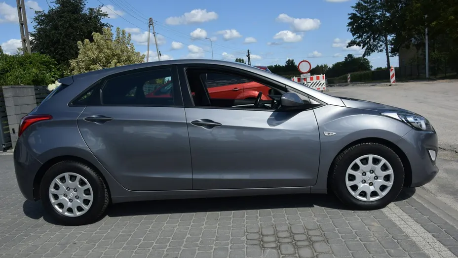 HYUNDAI i30 -