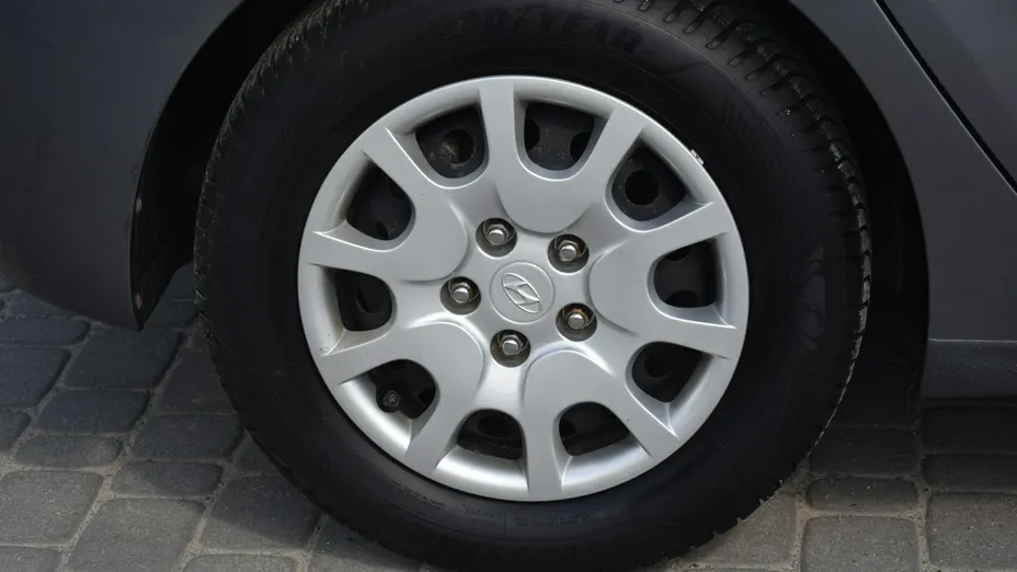HYUNDAI i30 -