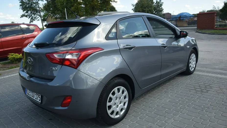 HYUNDAI i30 -