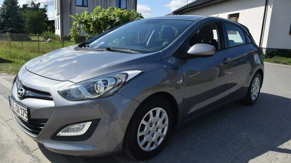 HYUNDAI i30 -