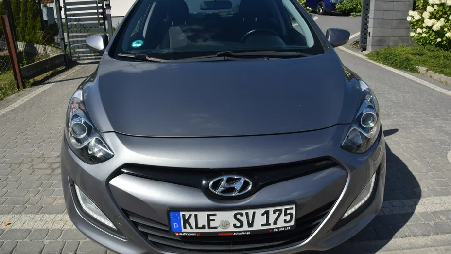 HYUNDAI i30 -