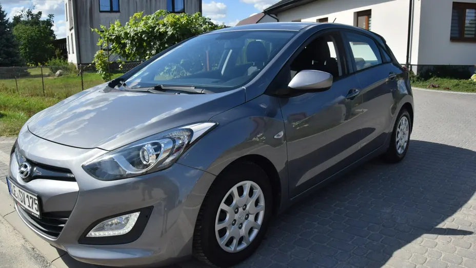 HYUNDAI i30 -