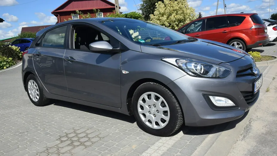 HYUNDAI i30 -