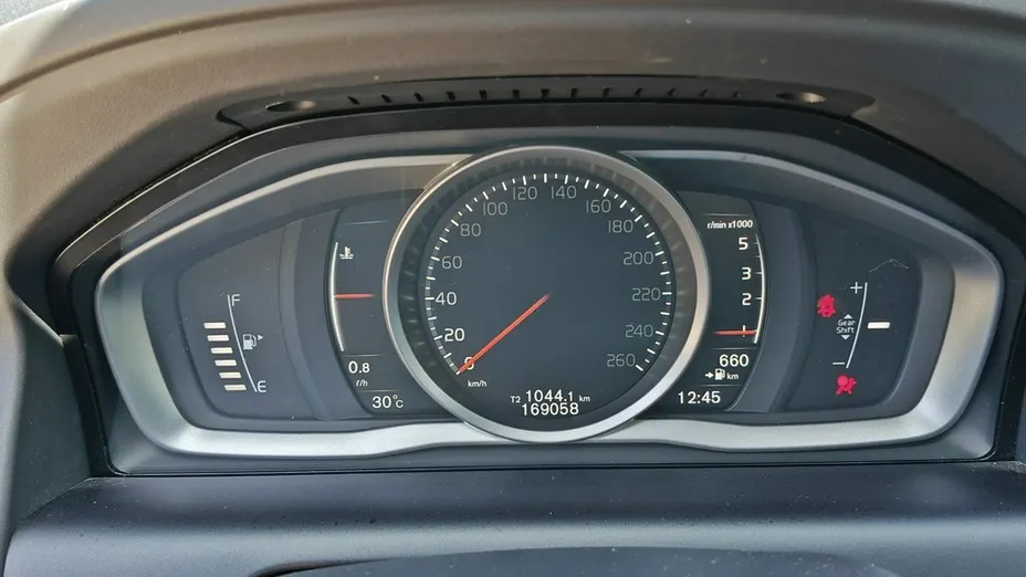 VOLVO XC60 -
