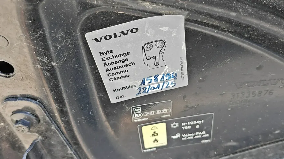 VOLVO XC60 -