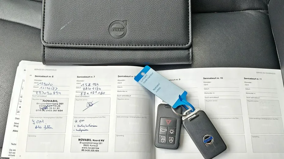 VOLVO XC60 -