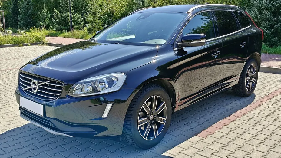 VOLVO XC60 -