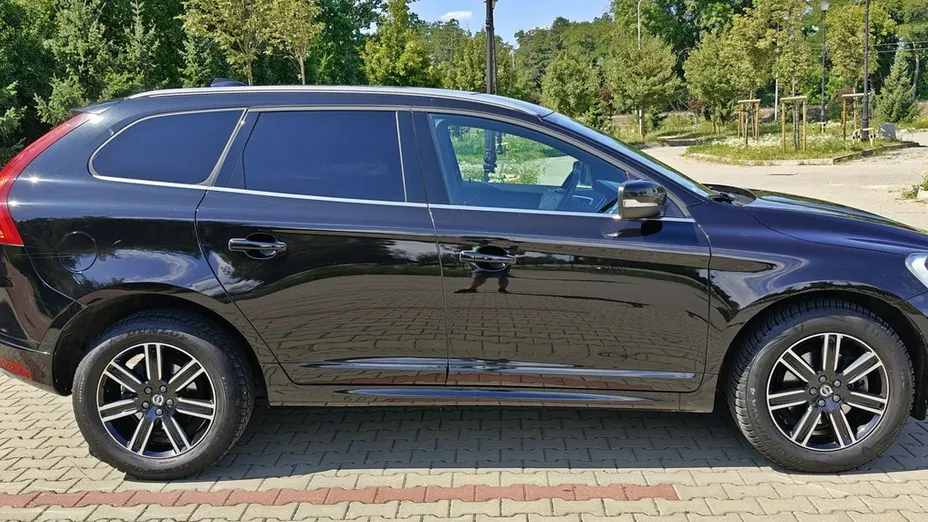 VOLVO XC60 -