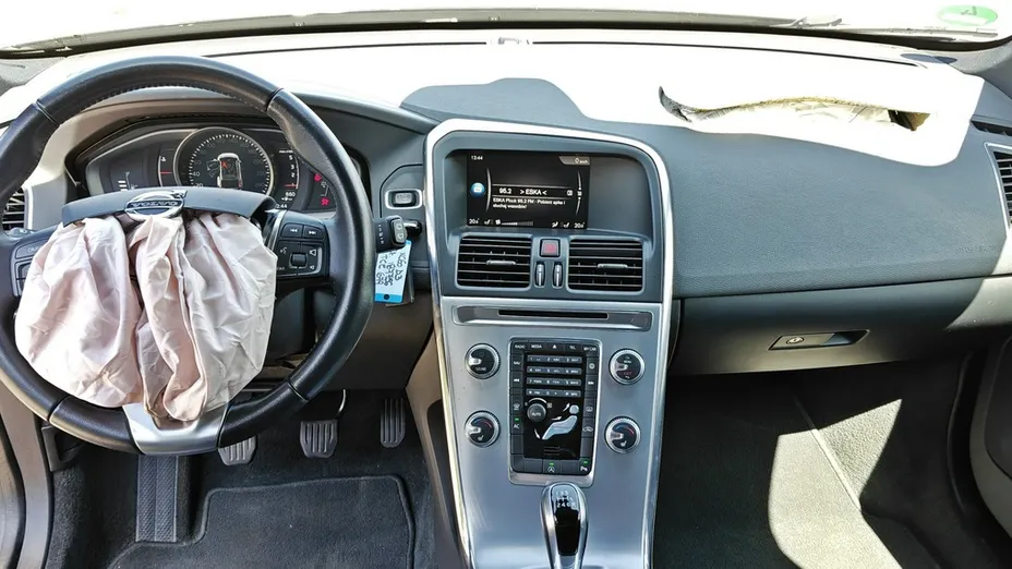 VOLVO XC60 -