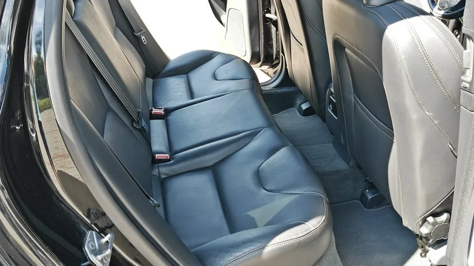 VOLVO XC60 -