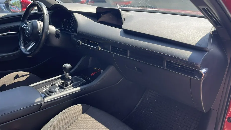 MAZDA 3 -