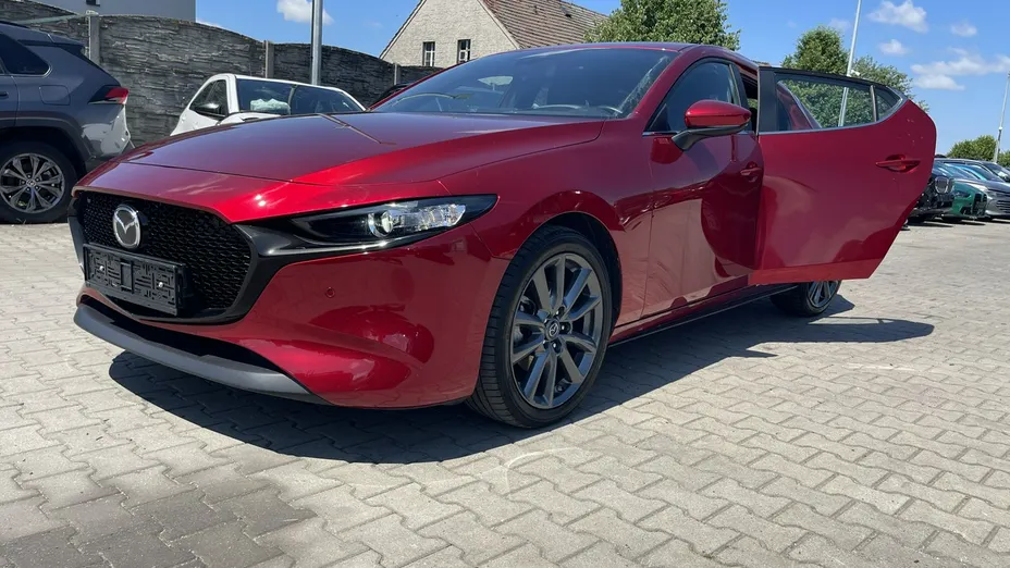 MAZDA 3 -