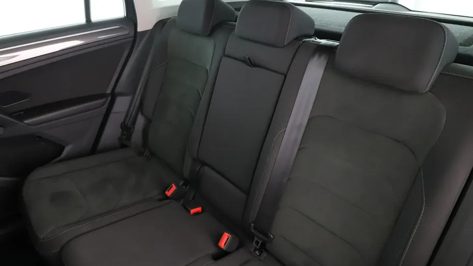 VOLKSWAGEN Tiguan -