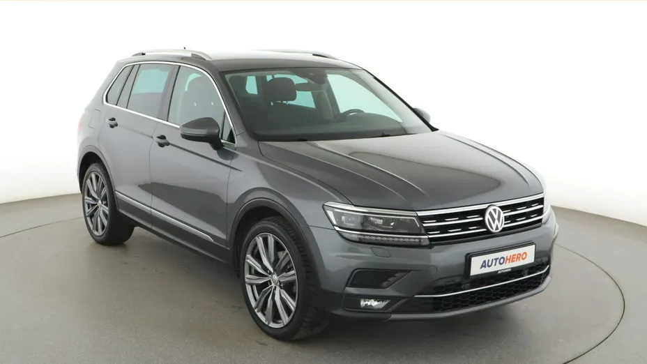 VOLKSWAGEN Tiguan -