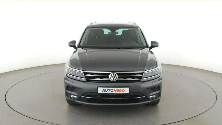 VOLKSWAGEN Tiguan -