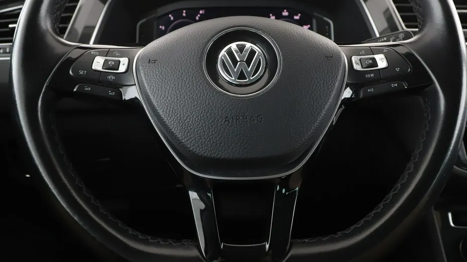 VOLKSWAGEN Tiguan -