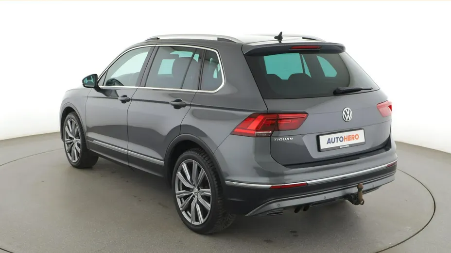 VOLKSWAGEN Tiguan -