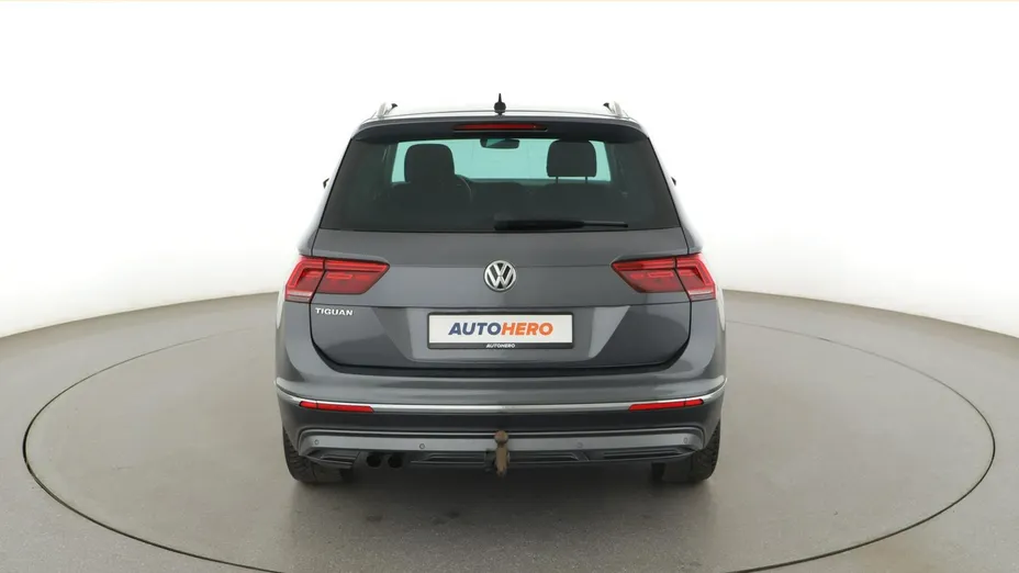 VOLKSWAGEN Tiguan -