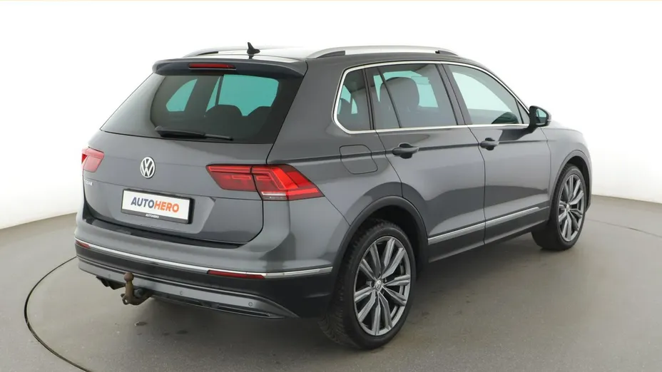 VOLKSWAGEN Tiguan -