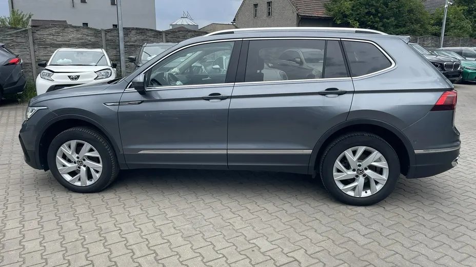 VOLKSWAGEN Tiguan Allspace -