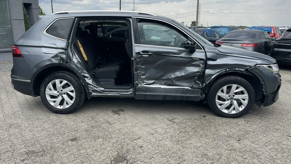 VOLKSWAGEN Tiguan Allspace -