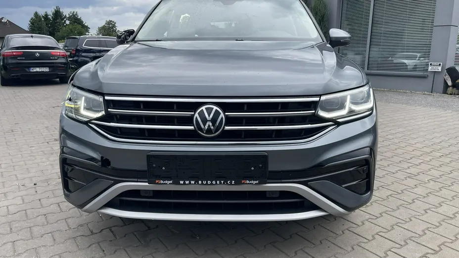 VOLKSWAGEN Tiguan Allspace -