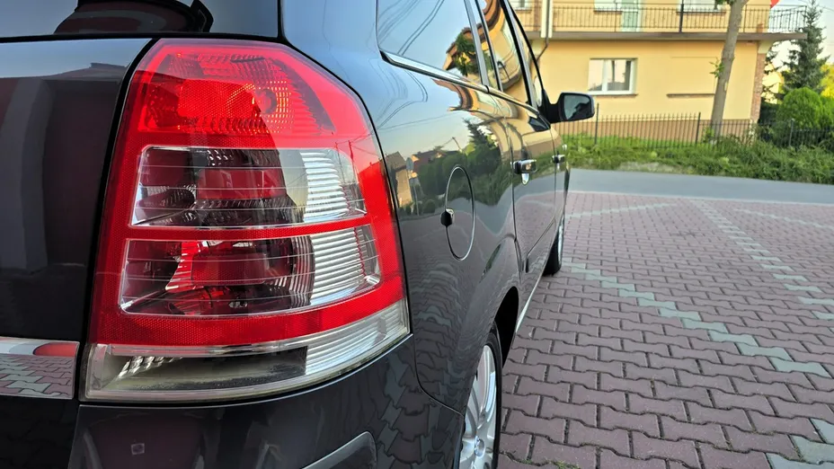 OPEL Zafira -