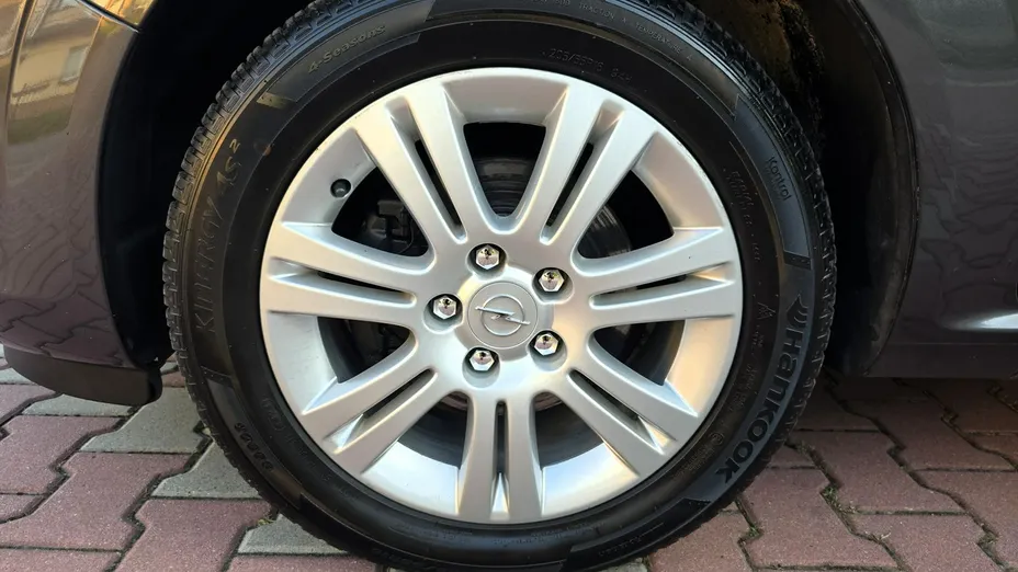 OPEL Zafira -