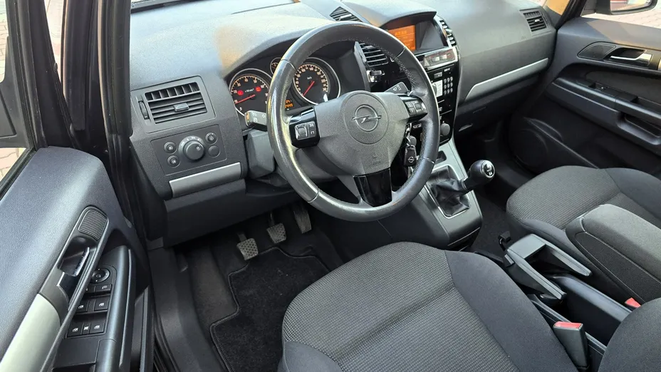 OPEL Zafira -