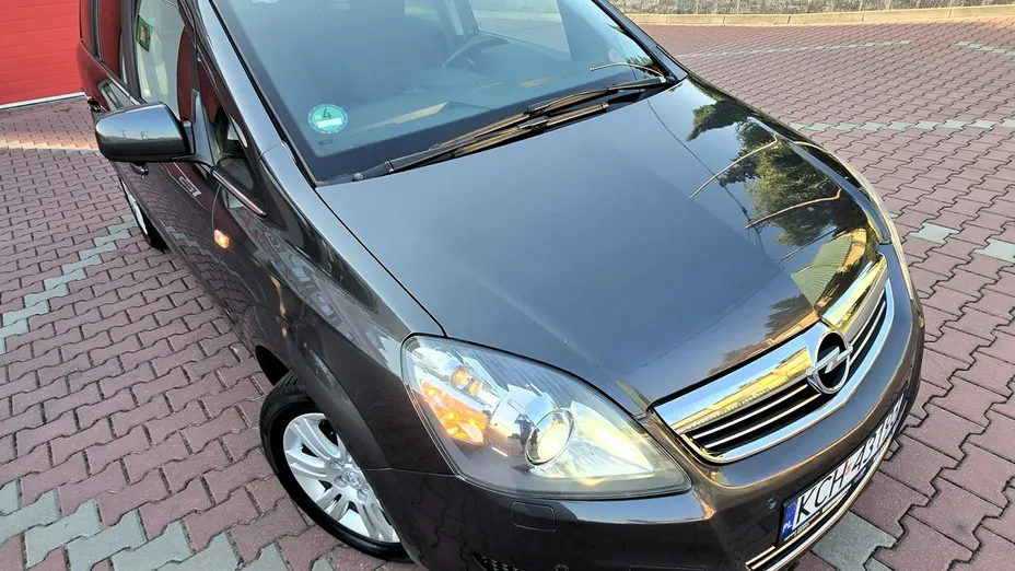 OPEL Zafira -