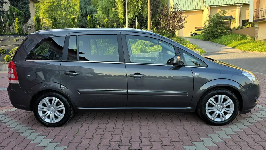 OPEL Zafira -