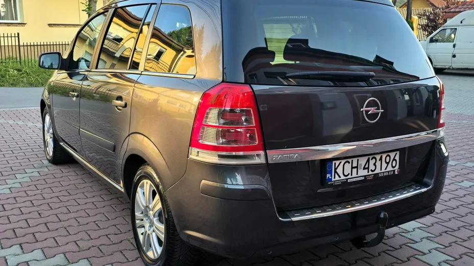 OPEL Zafira -